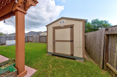 Tiny photo for 5227 Bay Lane, Bacliff, TX 77518 (MLS # 90346646)