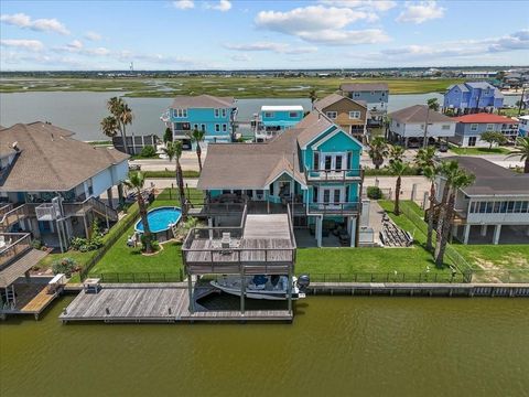Photo of 45 Dolphin Street, Bayou Vista, TX 77563 (MLS # 22176105)