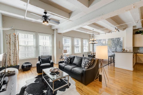 Photo of 1120 Texas Street #5D, Houston, TX 77002 (MLS # 27619658)