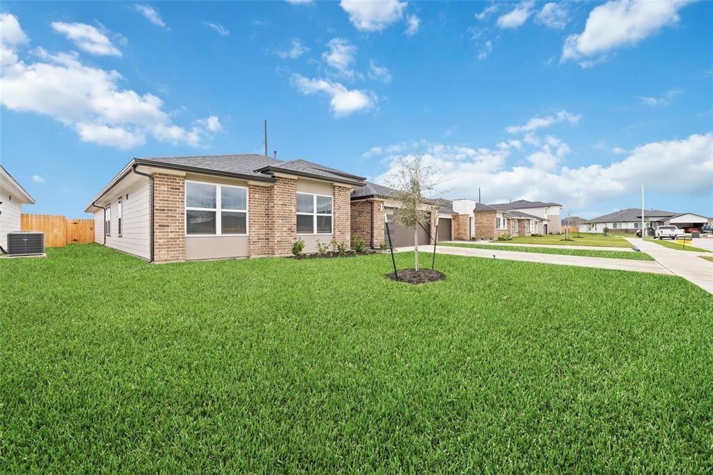 7207 Sunbreeze Lane
