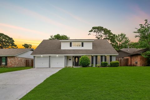 Photo of 14527 Duncannon Drive, Houston, TX 77015 (MLS # 14962186)