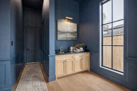 Tiny photo for 1236 Martin Street, Houston, TX 77018 (MLS # 37506208)