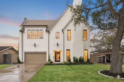 Photo of 1236 Martin Street, Houston, TX 77018 (MLS # 37506208)
