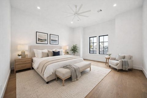 Tiny photo for 1236 Martin Street, Houston, TX 77018 (MLS # 37506208)