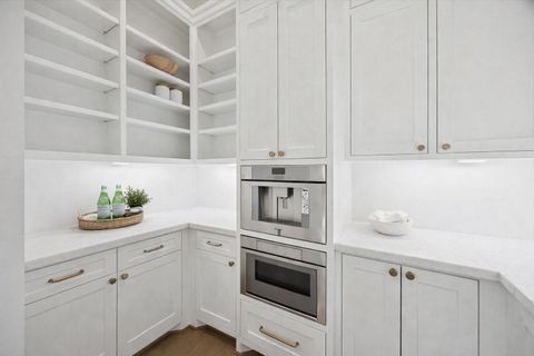 Tiny photo for 1236 Martin Street, Houston, TX 77018 (MLS # 37506208)