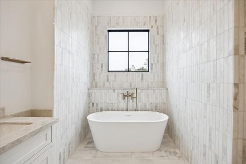 Tiny photo for 1236 Martin Street, Houston, TX 77018 (MLS # 37506208)