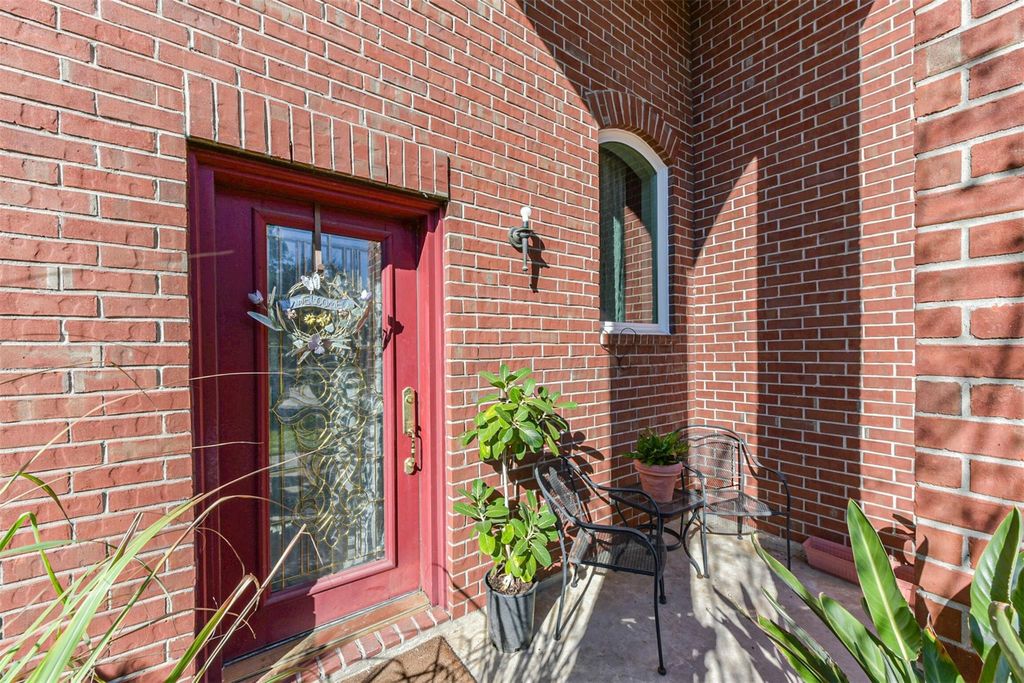 Photo of 16423 Mossy Grove Grv, Humble, TX 77346 (MLS # 10286849)