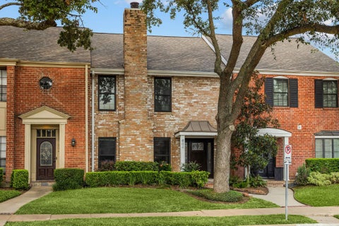 Condo For Sale - 604 Augusta Drive #604<br/> Houston, TX 77057