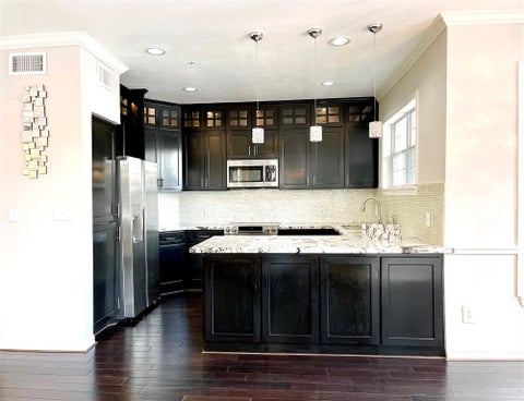Condo For Sale - 2111 Welch Street #B110<br/> Harris County, Houston, TX 77019
