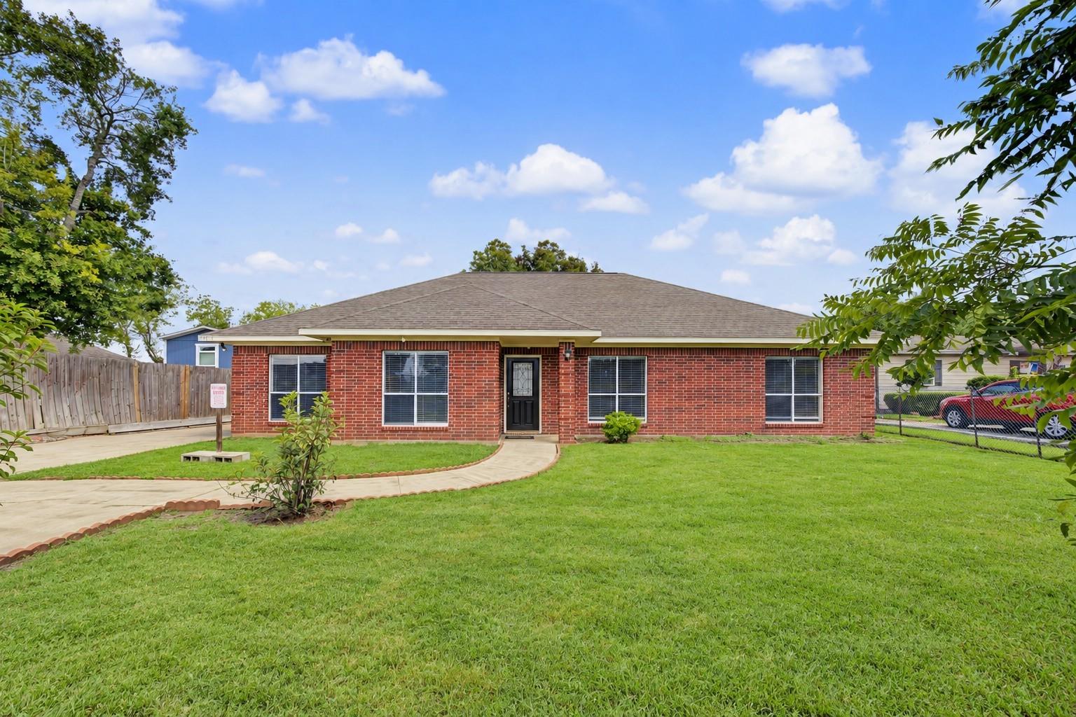 1411 /1411 1/2 Guadalupe St