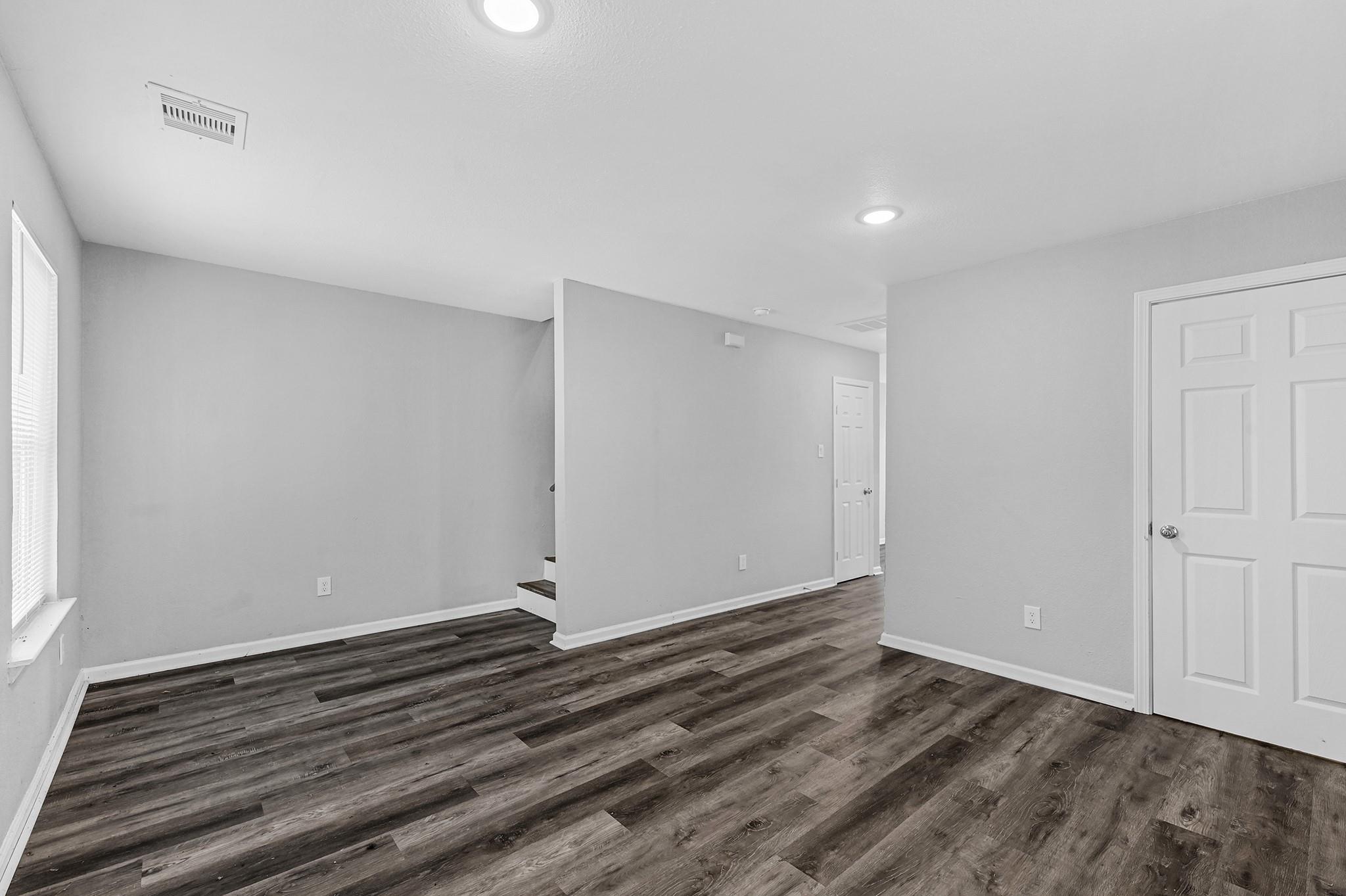513 Avenue I B