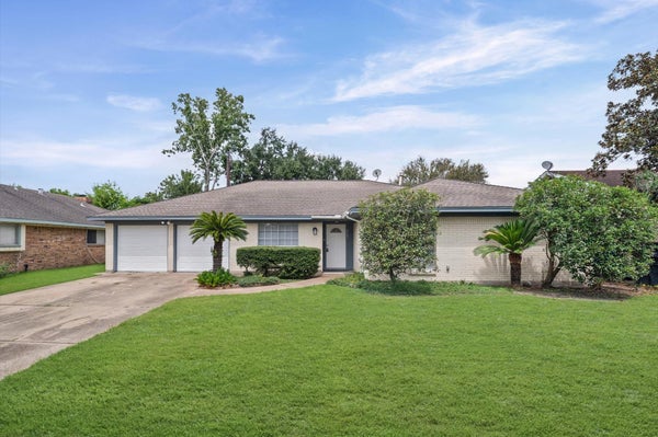 8223 GULF TREE LN, HOUSTON, TX 77075 - Image 94e133d879ef869682d032a5d8a80af9/3914184708