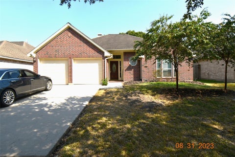 Photo of 1822 Diamond Brook Drive, Houston, TX 77062 (MLS # 82466927)