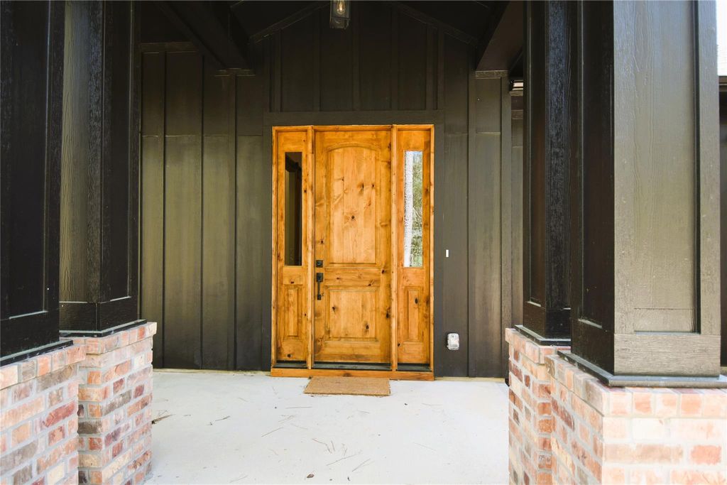 Photo of 4 Lake Forest Drive, Conroe, TX 77384 (MLS # 69185605)