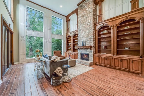 Photo of 9566 Briar Forest DR, Houston, TX 77063 (MLS # 12941169)