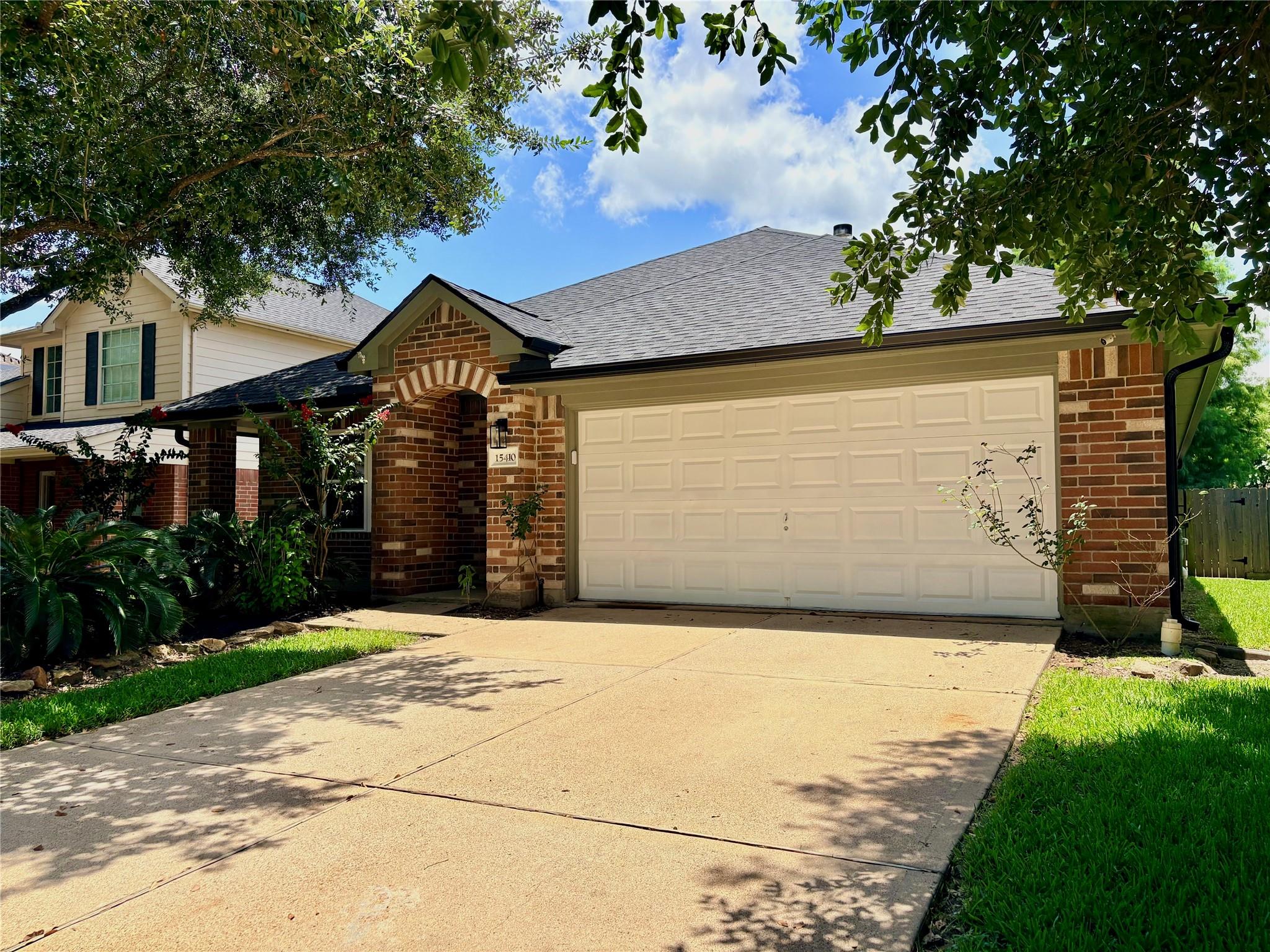 15410 Redbud Berry Way