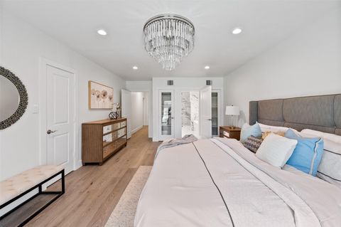 Tiny photo for 736 Voss Road, Houston, TX 77024 (MLS # 25009549)