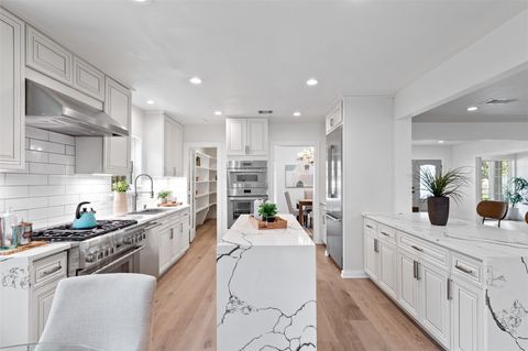 Tiny photo for 736 Voss Road, Houston, TX 77024 (MLS # 25009549)