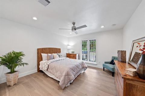 Tiny photo for 736 Voss Road, Houston, TX 77024 (MLS # 25009549)