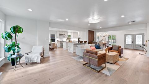 Tiny photo for 736 Voss Road, Houston, TX 77024 (MLS # 25009549)