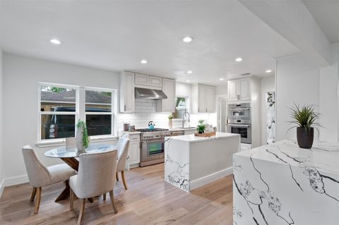 Tiny photo for 736 Voss Road, Houston, TX 77024 (MLS # 25009549)