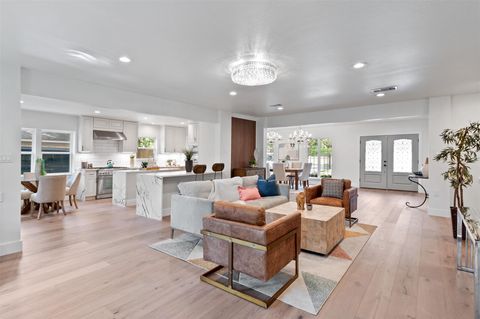 Tiny photo for 736 Voss Road, Houston, TX 77024 (MLS # 25009549)