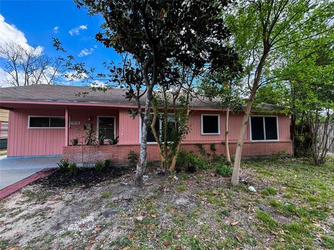 Photo of 1918 Bingle Rd, Houston, TX 77055 (MLS # 44905176)