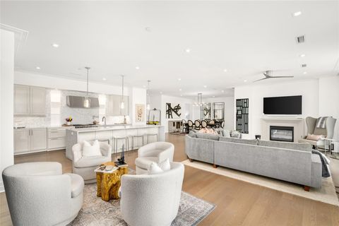 Photo of 6017 Memorial Dr #202, Houston, TX 77007 (MLS # 18813321)