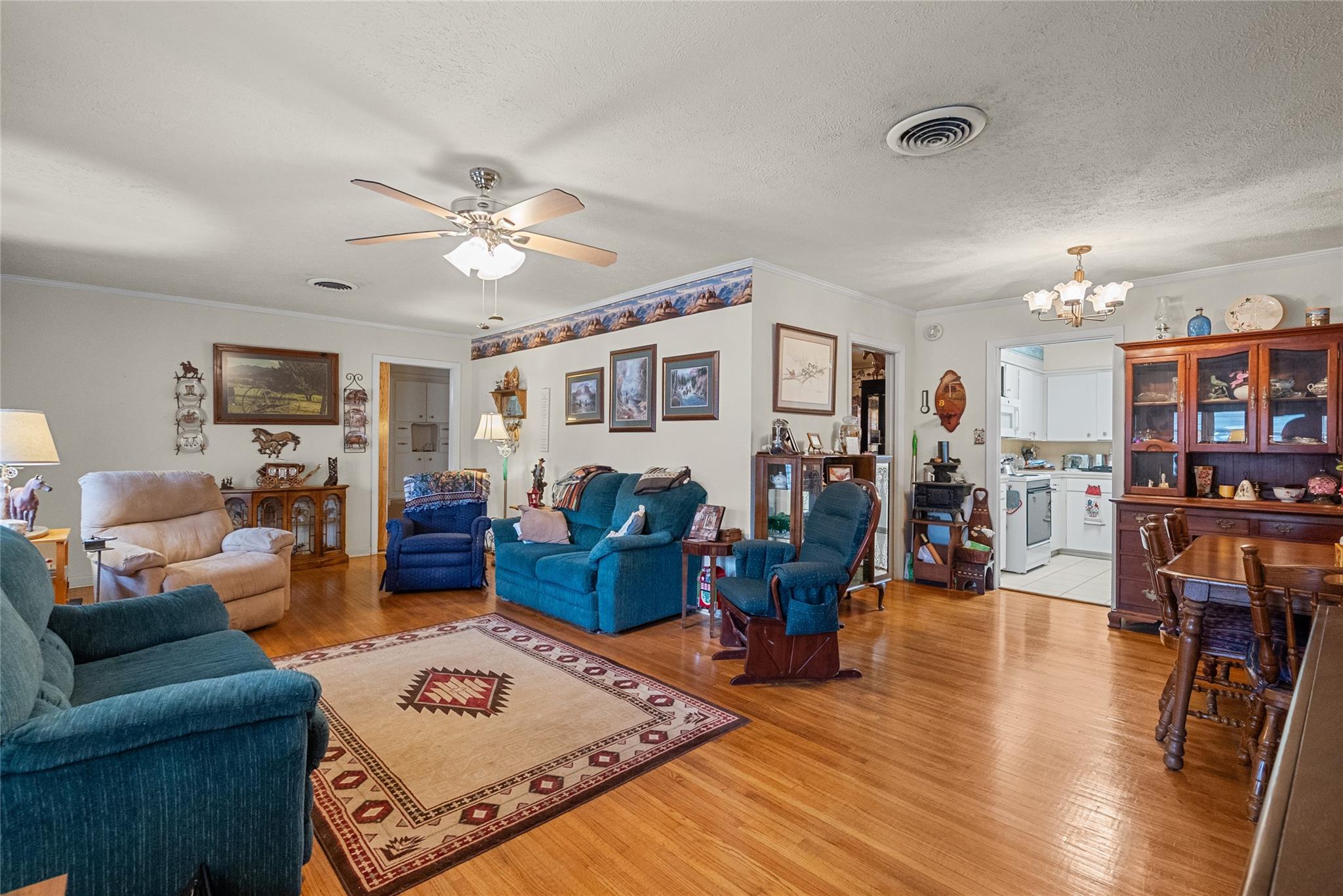 1904 Amy Drive