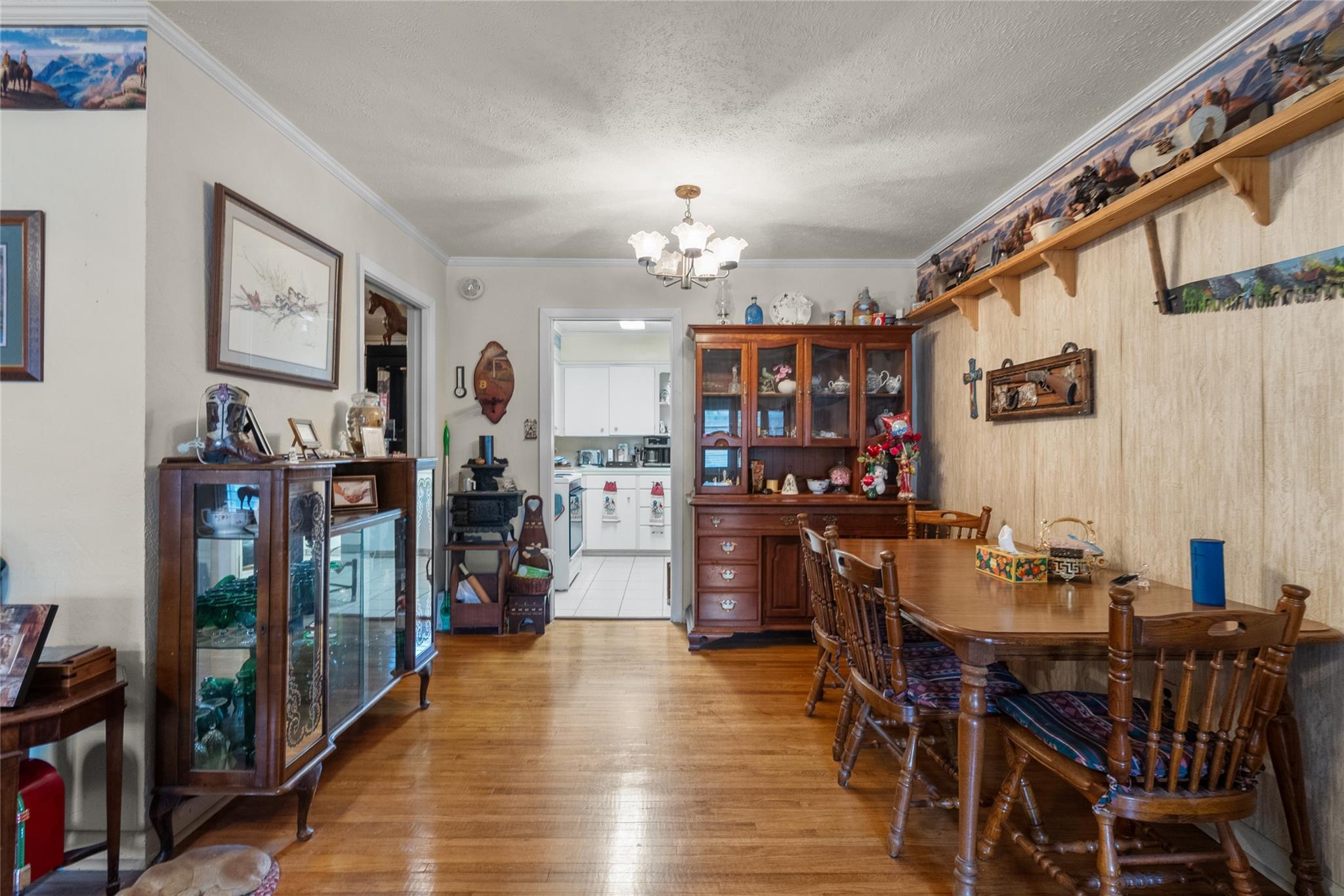 1904 Amy Drive