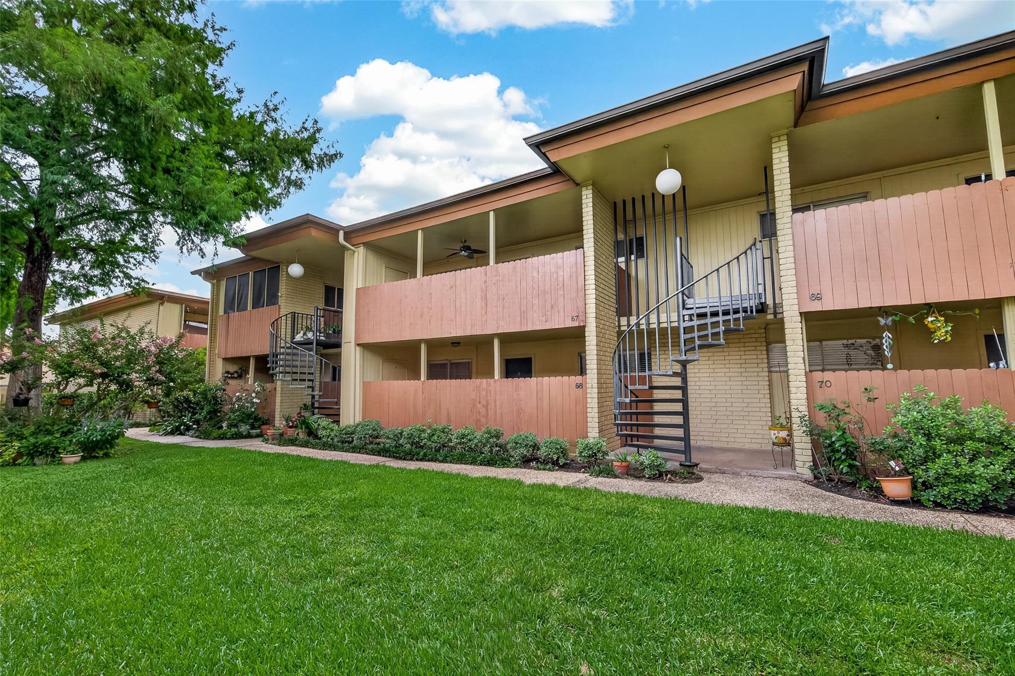 7714 Renwick Drive M68