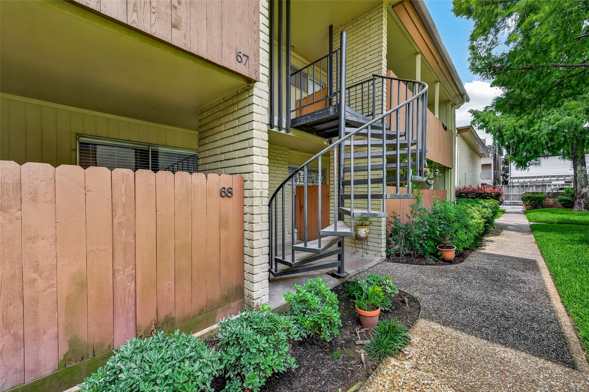 7714 Renwick Drive M68