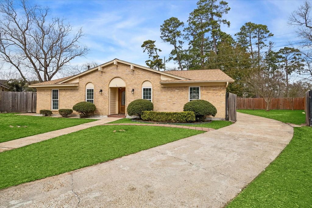 Photo of 3919 Black Crickett Court, Humble, TX 77396 (MLS # 55488160)