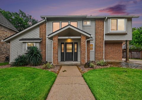Photo of 522 Crestwood Drive, El Lago, TX 77586 (MLS # 95575035)