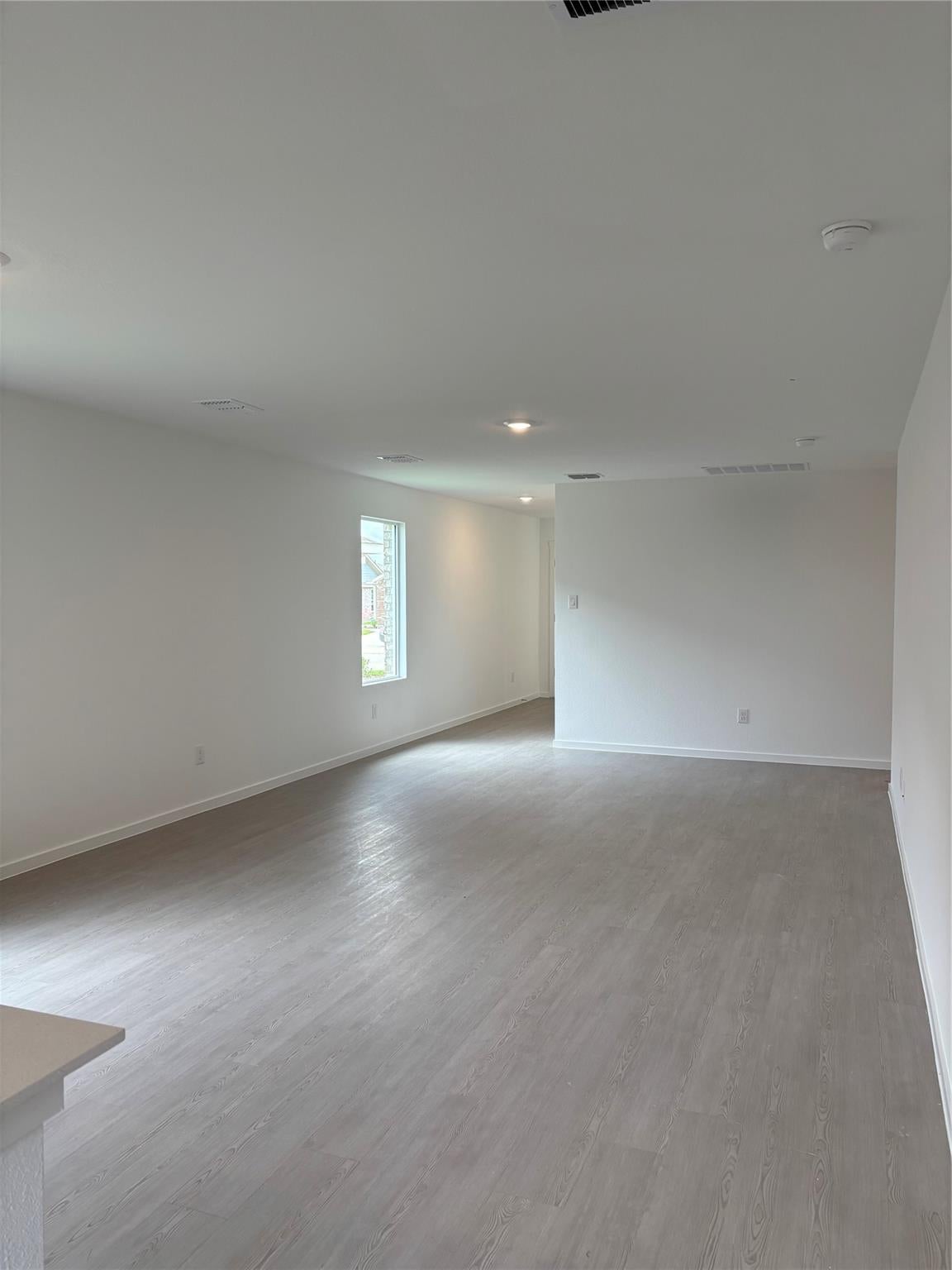 7615 Madrid Manor