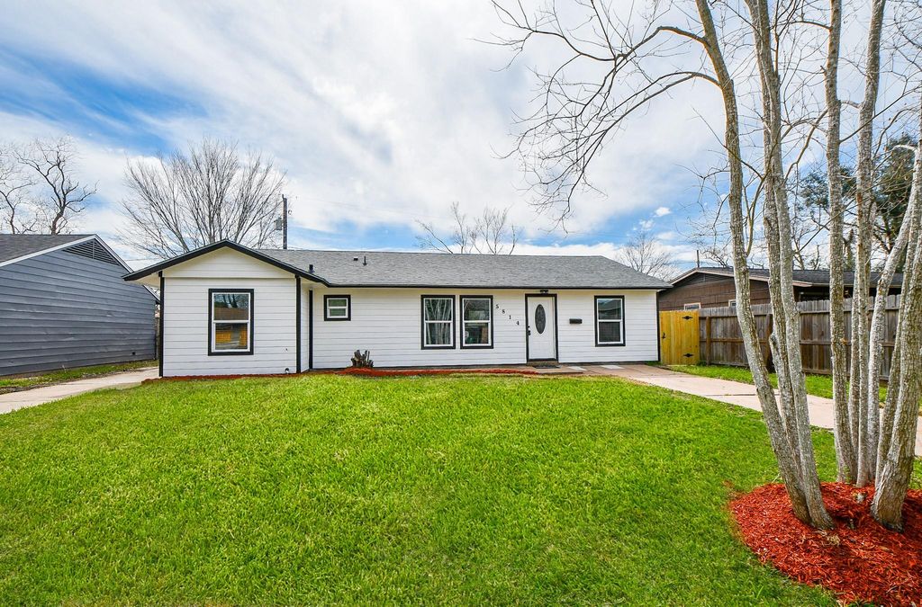 Photo of 5814 Belneath Street, Houston, TX 77033 (MLS # 43791311)