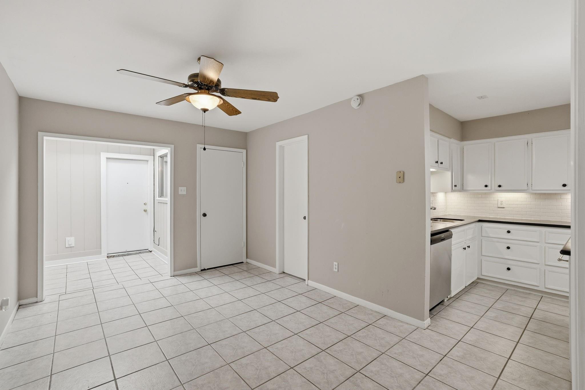 2 River Creek Way