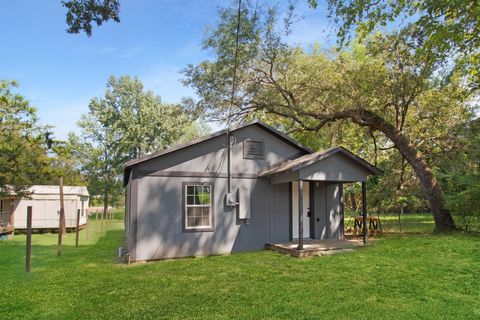 Photo of 231 Page Avenue, Shepherd, TX 77371 (MLS # 14773038)