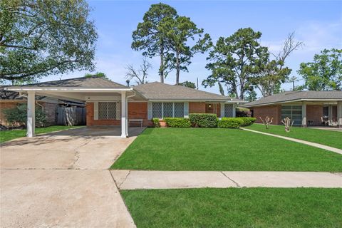 Homes For Sale - 2226 Lamonte Lane<br/> Houston, TX 77018