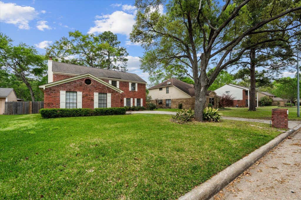 Photo of 3807 Forest Village Drive, Houston, TX 77339 (MLS # 19614814)