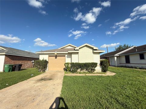 Photo of 15743 Ridgegate Road, Houston, TX 77053 (MLS # 4990704)