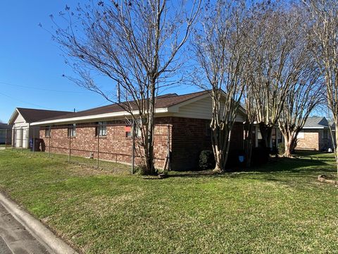 Photo of 2801 6th Avenue N, Texas City, TX 77590 (MLS # 88816411)