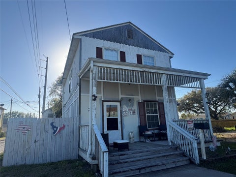 Photo of 2011 Mary Moody Northen Boulevard, Galveston, TX 77551 (MLS # 24758692)