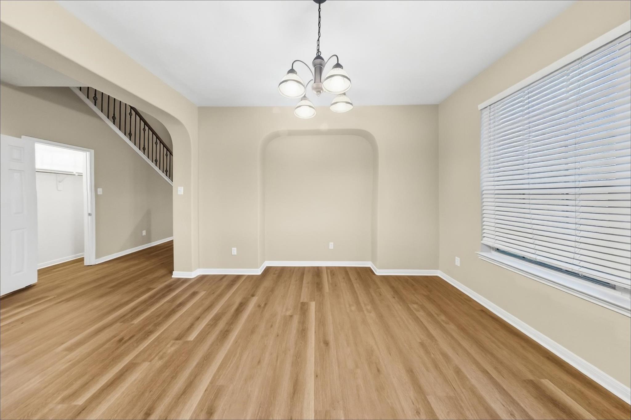 3007 Valiant Elm Street