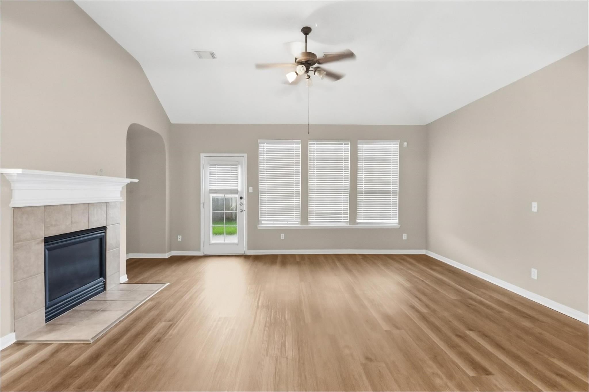 3007 Valiant Elm Street