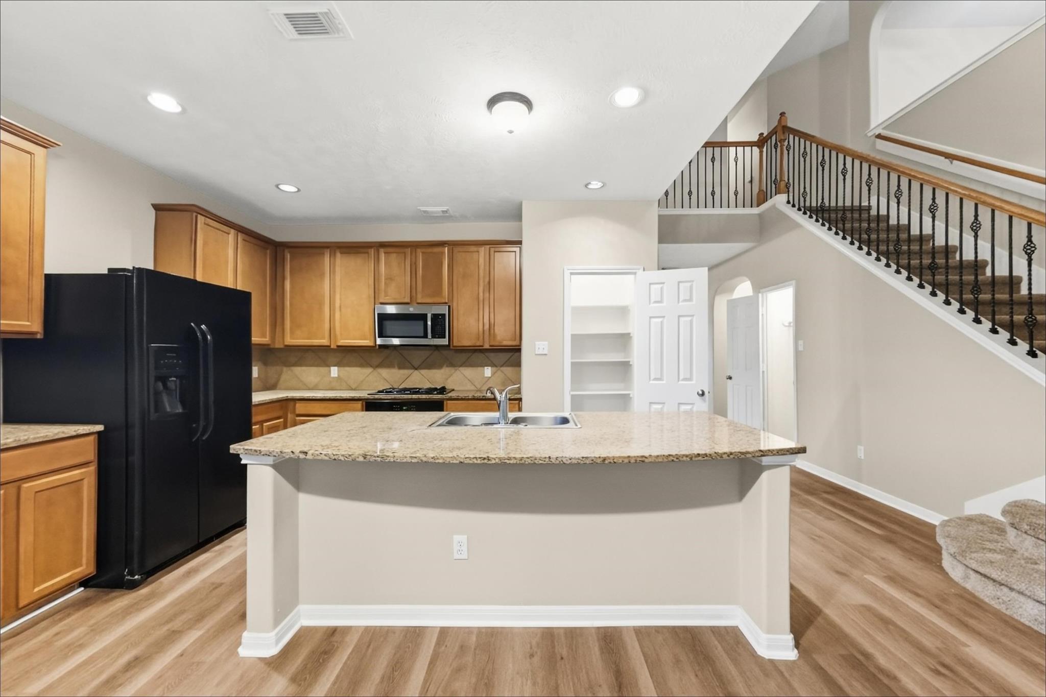 3007 Valiant Elm Street