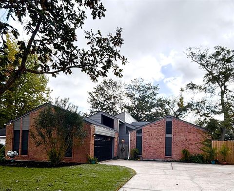 Photo of 220 Any Way Street, Lake Jackson, TX 77566 (MLS # 81791116)