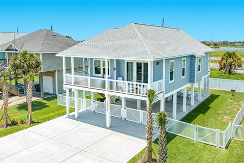 Photo of 13930 Pirates Beach Boulevard, Galveston, TX 77554 (MLS # 33863429)