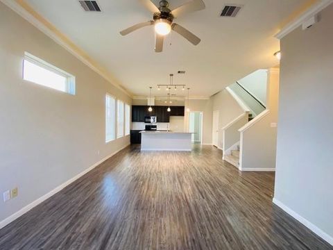 Tiny photo for 3231 Cloud Crest Lane, League City, TX 77539 (MLS # 45280817)