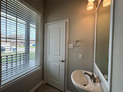 Tiny photo for 3231 Cloud Crest Lane, League City, TX 77539 (MLS # 45280817)